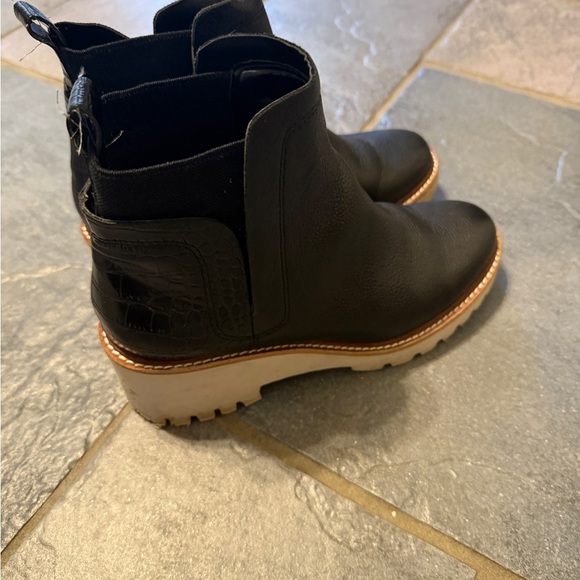Dolce Vita Black leather Rielle pull on Chelsea boots size 7.5 - Picture 2 of 4